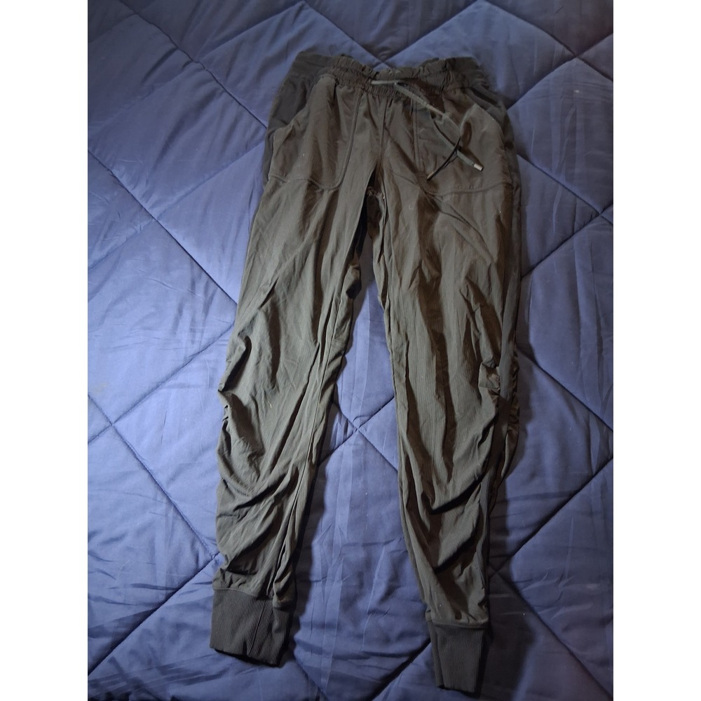 Lululemon‎ Beyond the Studio Jogger Black Textured Lightweight Pants Womens 5486